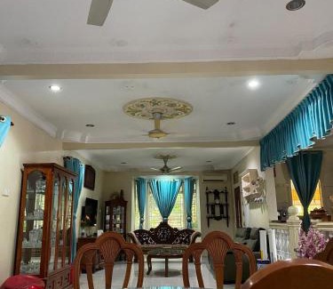 Alor Gajah Villa | Serambi Kenangan