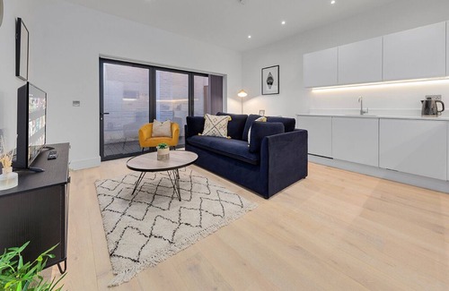 Canbury Apartment | SERCASA ~ Appletree Court ~ Kingston {dos}