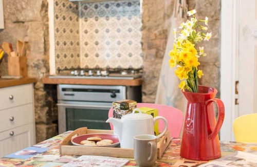 St Ives House | Seren House in the centre of beautiful St Ives with parking for two cars.