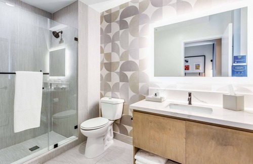 Ojus Hotel | SERENA Hotel Aventura Miami, Tapestry Collection by Hilton