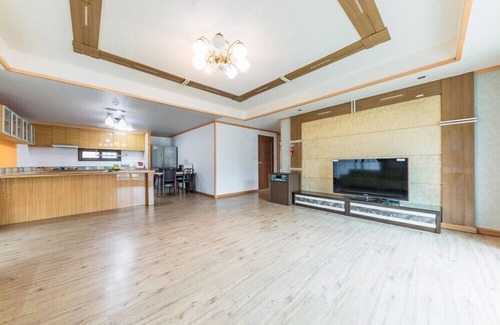 Deokhyeon House | Serence Pension