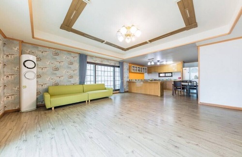 Deokhyeon House | Serence Pension