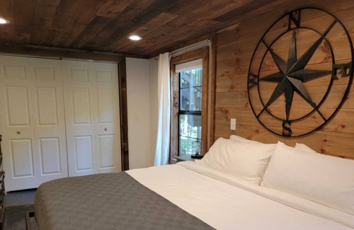 Suches Cabin | Serendipity - Cabin on Toccoa River w/Game Room & New Appliances and Furniture