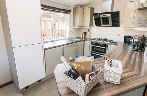 Narberth Cottage | SERENDIPITY - HERITAGE PARK, pet friendly, with a garden in Kilgetty