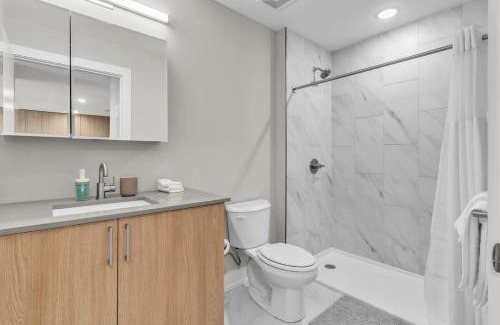 Northern Liberties Apartment | Serene 1BD Escape - Stunning City Views!