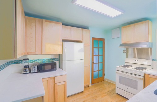 Fairbanks Apartment | Serene 2-bedroom apartment in downtown with big parking lot and convenience
