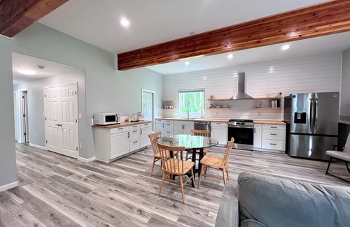 Knik-Fairview Apartment | Serene 2-bedroom apartment with WiFi in Wasilla
