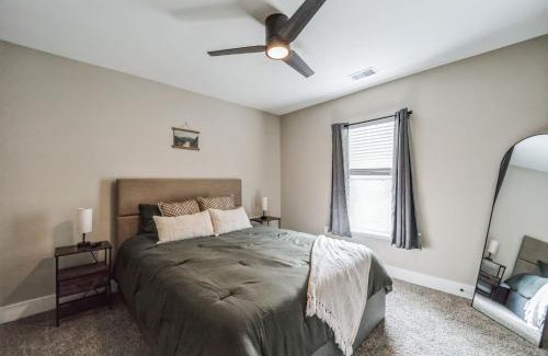 Williamsburg House | Serene 2-Bedroom Condo in Traverse City
