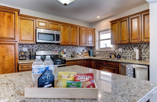 MacGregor Apartment | Serene 3-bedroom home with private fence and gate in vibrant Houston