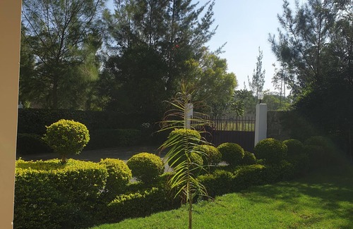 Naivasha Villa | Serene 4bedroom villa in Naivasha with scenic views & shared pool close to lake
