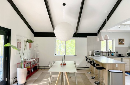 Thompson Ridge House | Serene and modern Woodland Retreat, Hudson Valley & Catskills