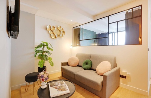 Quartier Saint-Ambroise Apartment | Serene apartment for 6p near the Marais