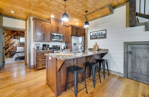 Broken Bow Cabin | Serene Broken Bow Cabin w/Hot Tub & Fire Pit!