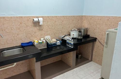 Bukit Baru Apartment | Serene Bukit Beruang Cottage 4 ROOMS FULL AIRCOND & NETFLIX by EZYROOM MELAKA