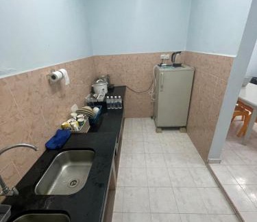 Bukit Baru Apartment | Serene Bukit Beruang Cottage 4 ROOMS FULL AIRCOND & NETFLIX by EZYROOM MELAKA