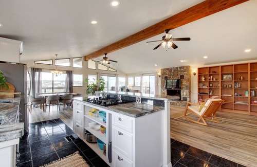 Burnet House | Serene Bungalow Amazing Views & Pool & Birdwatching!