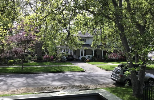 Walla Walla House | Serene Bungalow on tree-lined street