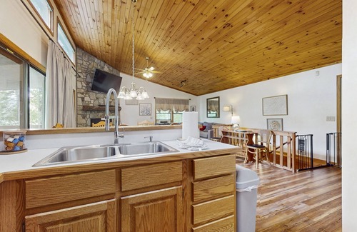 Maggie Valley Cabin | Serene cabin with mountain views, gorgeous golden hour ambiance & decks
