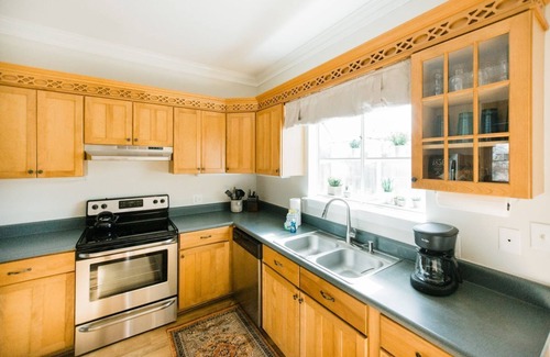 Beach Institute House | Serene, Charming Pet Friendly Historic District Townhome by Lucky Savannah