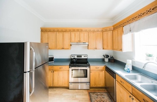 Beach Institute House | Serene, Charming Pet Friendly Historic District Townhome by Lucky Savannah