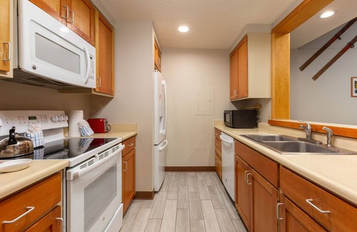 Keystone Condo | Serene Condo Surrounded by Nature, 5-Min Drive to Ski Village. PET FRIENDLY!