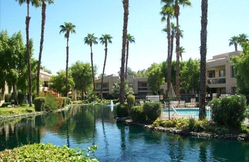 Cathedral City Condo | Serene Condo with Intoxicating Mountain, Pool and Pond Views