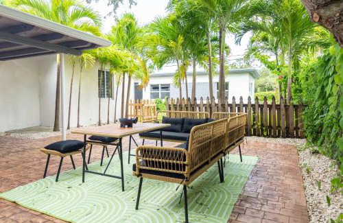 Northeast Miami Villa | Serene Cottage Retreat, Ideal for Couples & Solo