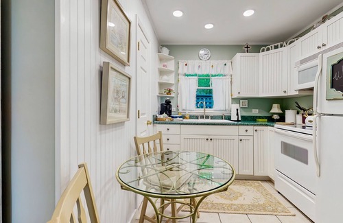 High Point Cottage | Serene cottage with fishing dock, lake views, deck, AC and kayak
