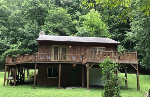 Renick Cabin | Serene, Cozy Cabin Nestled on the Greenbrier River Trail.