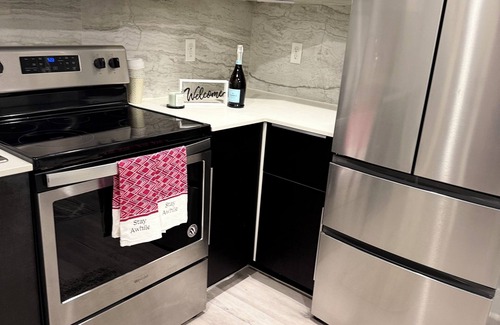 Old East Dallas Apartment | Serene Dallas Hideout - Walk to Greenville & Knox