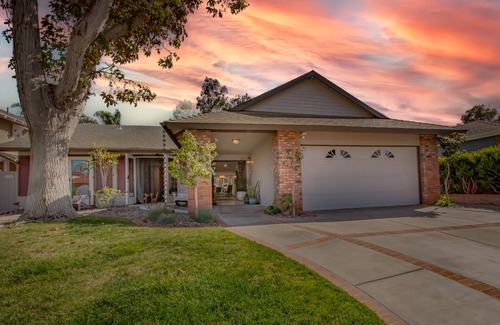 Del Mar Heights House | Serene Del Mar Beach Private Entrance 1 BD 1 BA Suite.