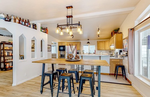 Sky Meadows Ranch House | Serene dog-friendly mountain house with fireplace, amazing view, & washer/dryer