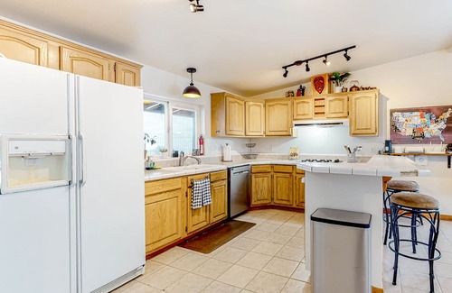 Sky Meadows Ranch House | Serene dog-friendly mountain house with fireplace, amazing view, & washer/dryer