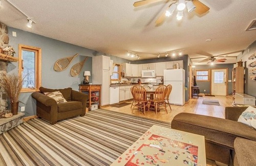 Pine City Cabin | Serene Dog-friendly Riverfront Cabin with Kayaks in Pine City - Perfect Getaway