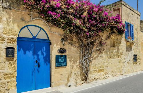 Gharb Bed & Breakfast | Serene Escape Farmhouse B&B