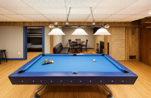 Wyoming House | Serene Family Home Sleeps 16!