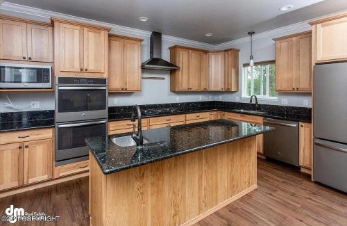 Meadow Lakes House | Serene Four Bedroom Lakefront Home