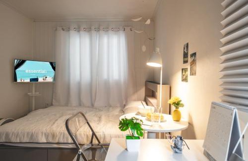 COEX Apartment | Serene Gray Retreat - 8 min walk from the subway station