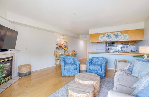 Lincoln City Condo | Serene Ground-Level Siletz Bay View Condo, Beach Path, Many Restaurants!