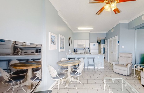 Gulf Shores Condo | Serene Gulf-front condo with pool, hot tub, sauna, washer/dryer, & central AC