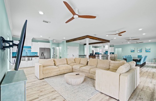 Fort Morgan House | Serene Gulf-view home near beach & golf with private pool & balconies - dogs OK