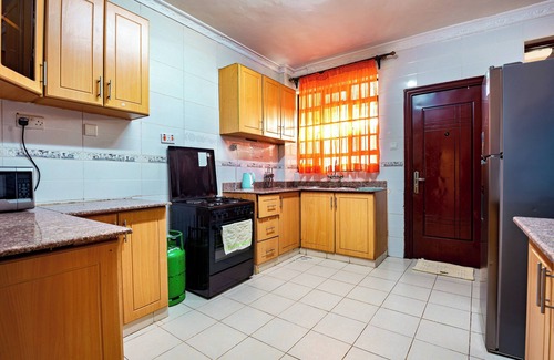 Lavington Apartment | Serene Haven in Kileleshwa Suburbs 10mins to the City, 5mins to Arboretum park.