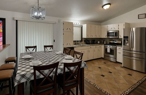 Wyoming House | Serene Haven Retreat: Sleeps 16!