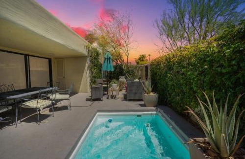 Palm Desert House | Serene Haven with Private Dipping Pool Walk to Town