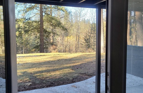 Colbert Apartment | Serene Hideaway near nature and the Little Spokane River