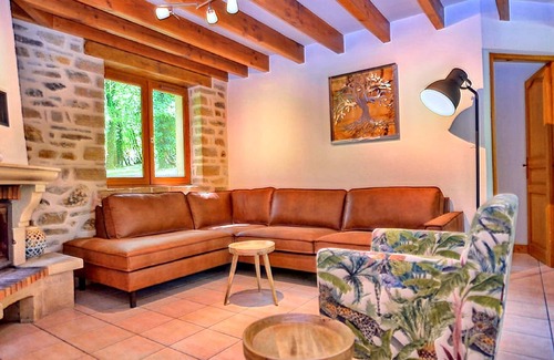 Cussac House | Serene holiday home with private terrace
