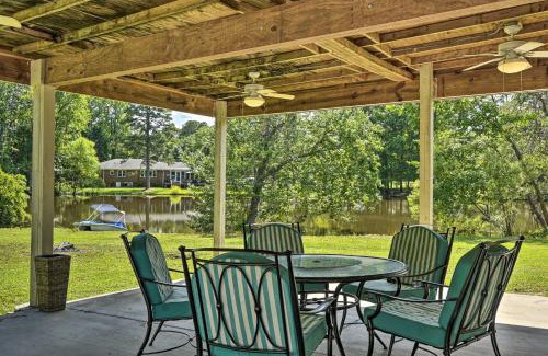 Greensboro House | Serene Home on Pond - 5 Mi to Dtwn Greensboro