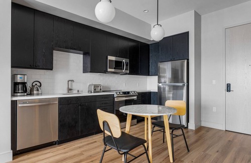 Los Angeles Apartment | Serene Inglewood 1BR w/Sundeck & Clubhouse, nr Shopping, by Blueground