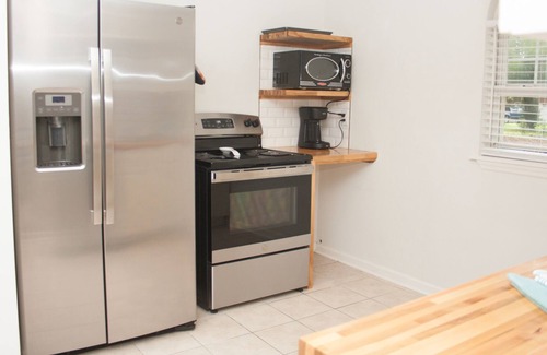 Savannah Cottage | Serene Island retreat, only 12 miles to beach or downtown Savannah.