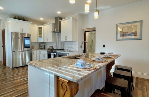 Fairport Harbor House | Serene Lake Home Getaway! Kayak and Paddleboard Rentals!